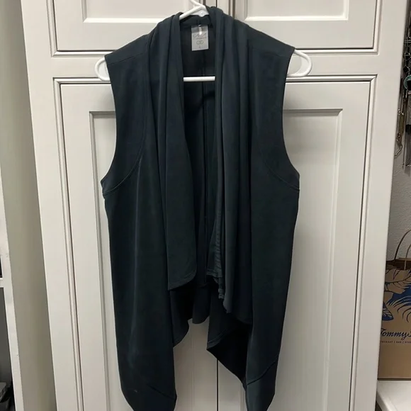 Calia by Carrie Underwood High- Low Jacket/Vest - Picture 2 of 6